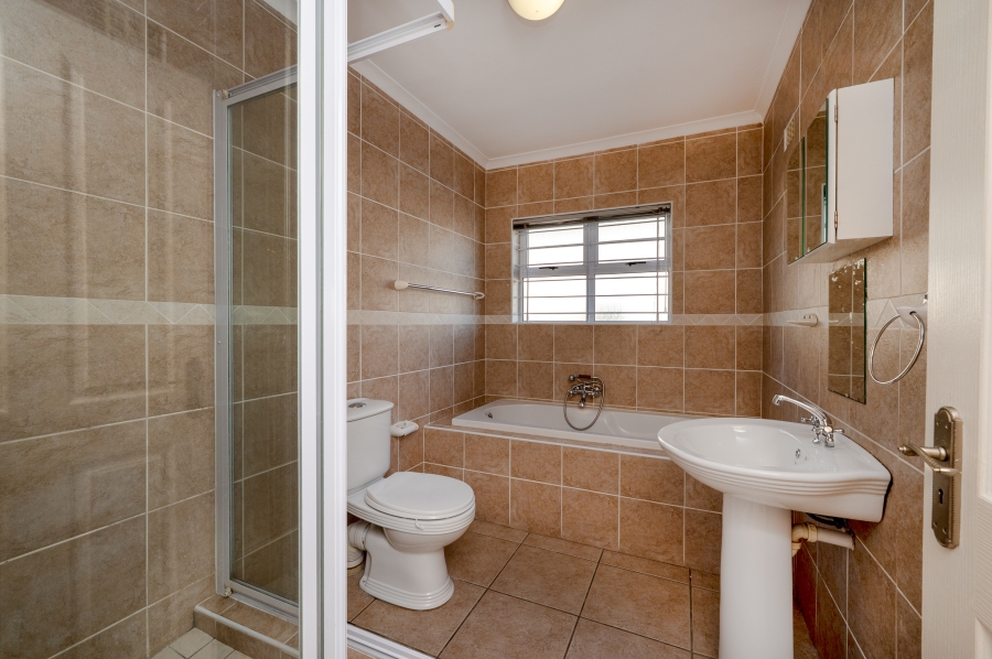 3 Bedroom Property for Sale in Zevenzicht Western Cape